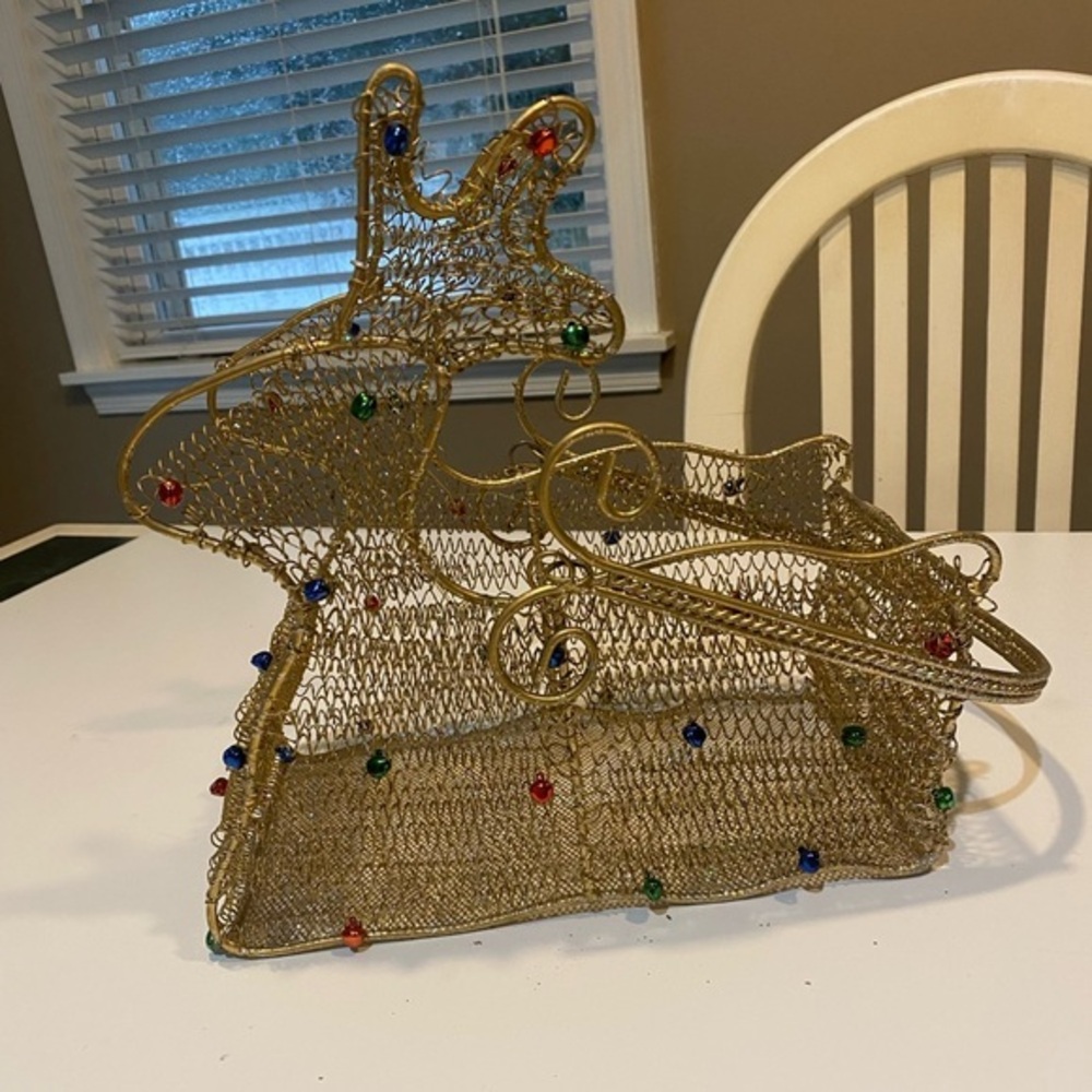 GOLD WIRE REINDEER BASKET WITH HANDLE NEW WITHOUT TAGS - Picture 1 of 10
